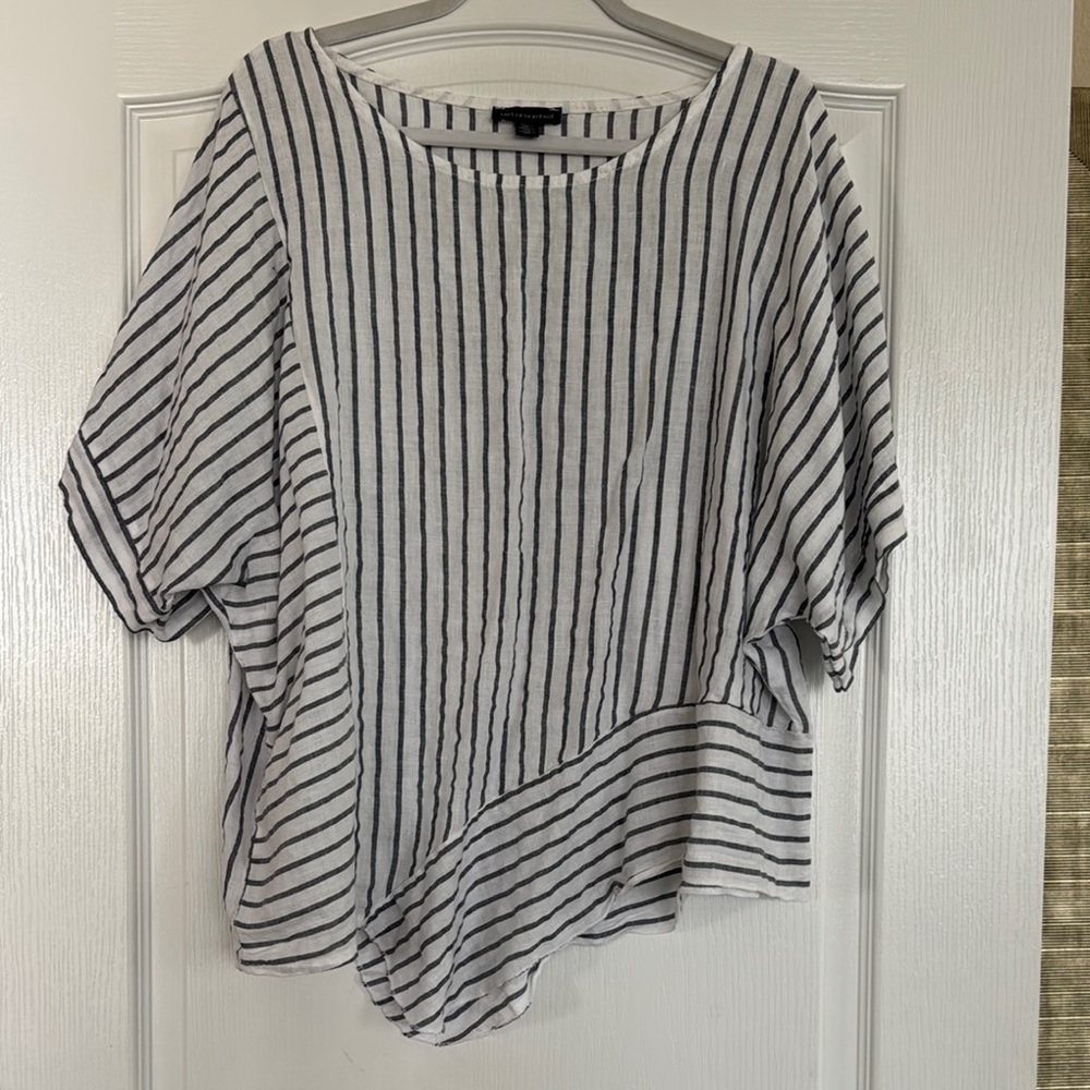 Saks Fifth Avenue Black and White Asymmetrical 3/4 Sleeve Blouse